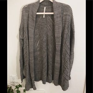 Long Sleeved Grey Knitted Cardigan